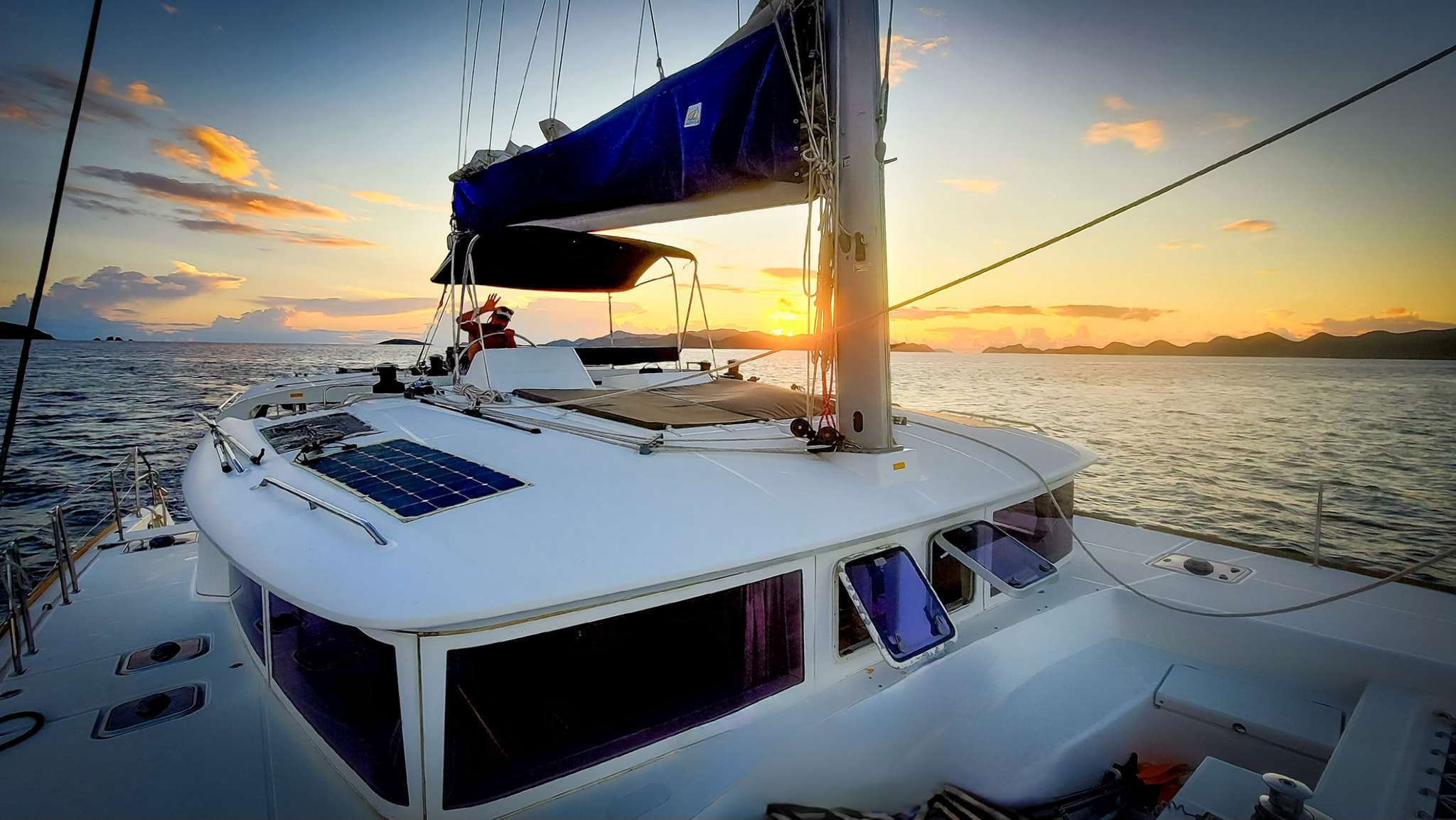 Crewed Catamaran NEON MOON photo 7