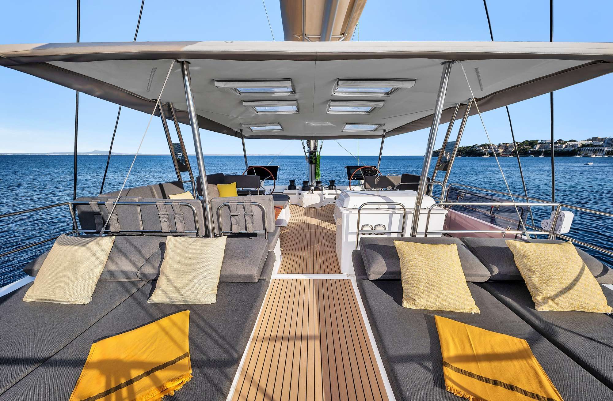 Luxury Crewed Catamaran NEOW photo 3