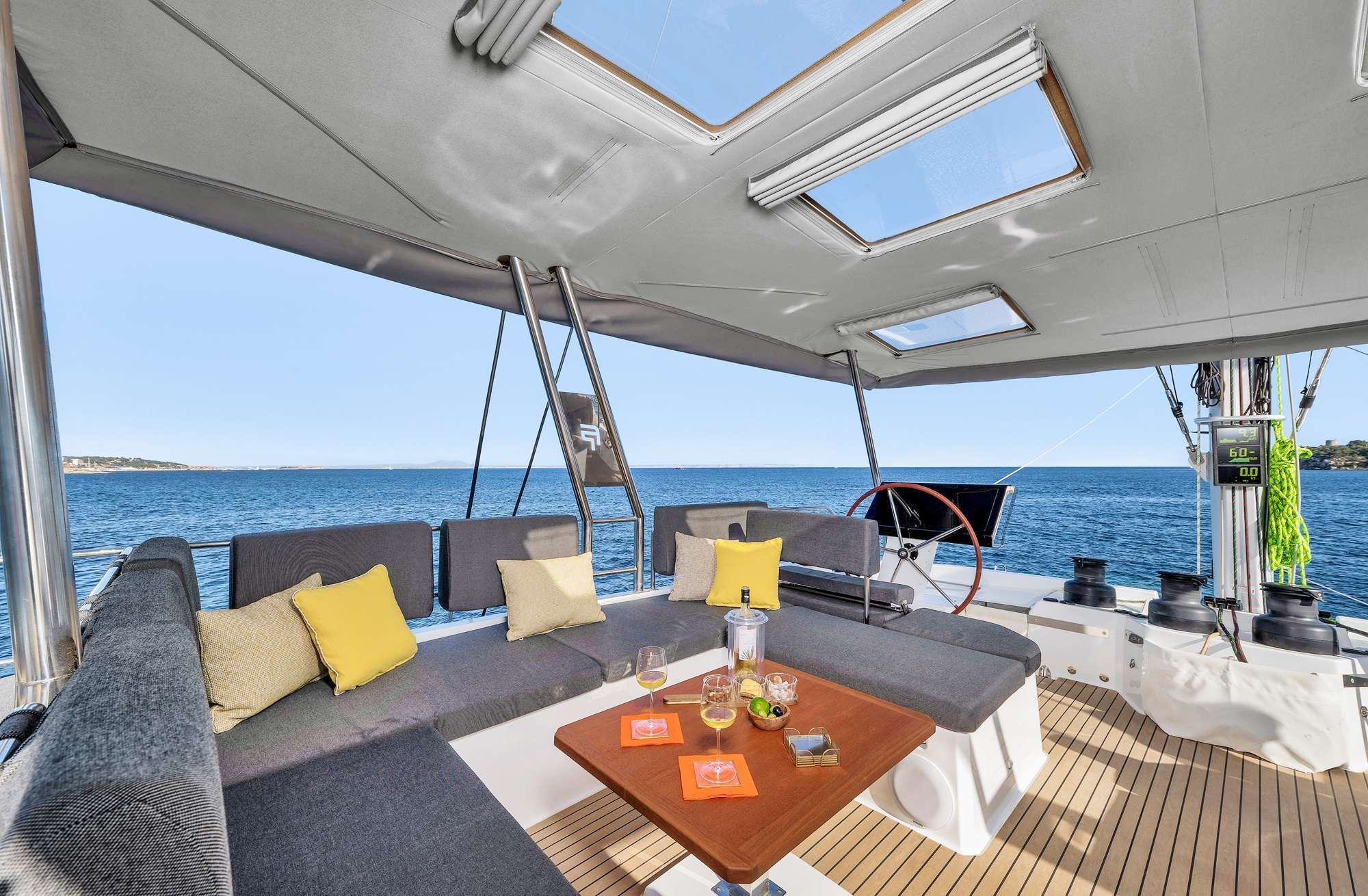 Luxury Crewed Catamaran NEOW photo 4