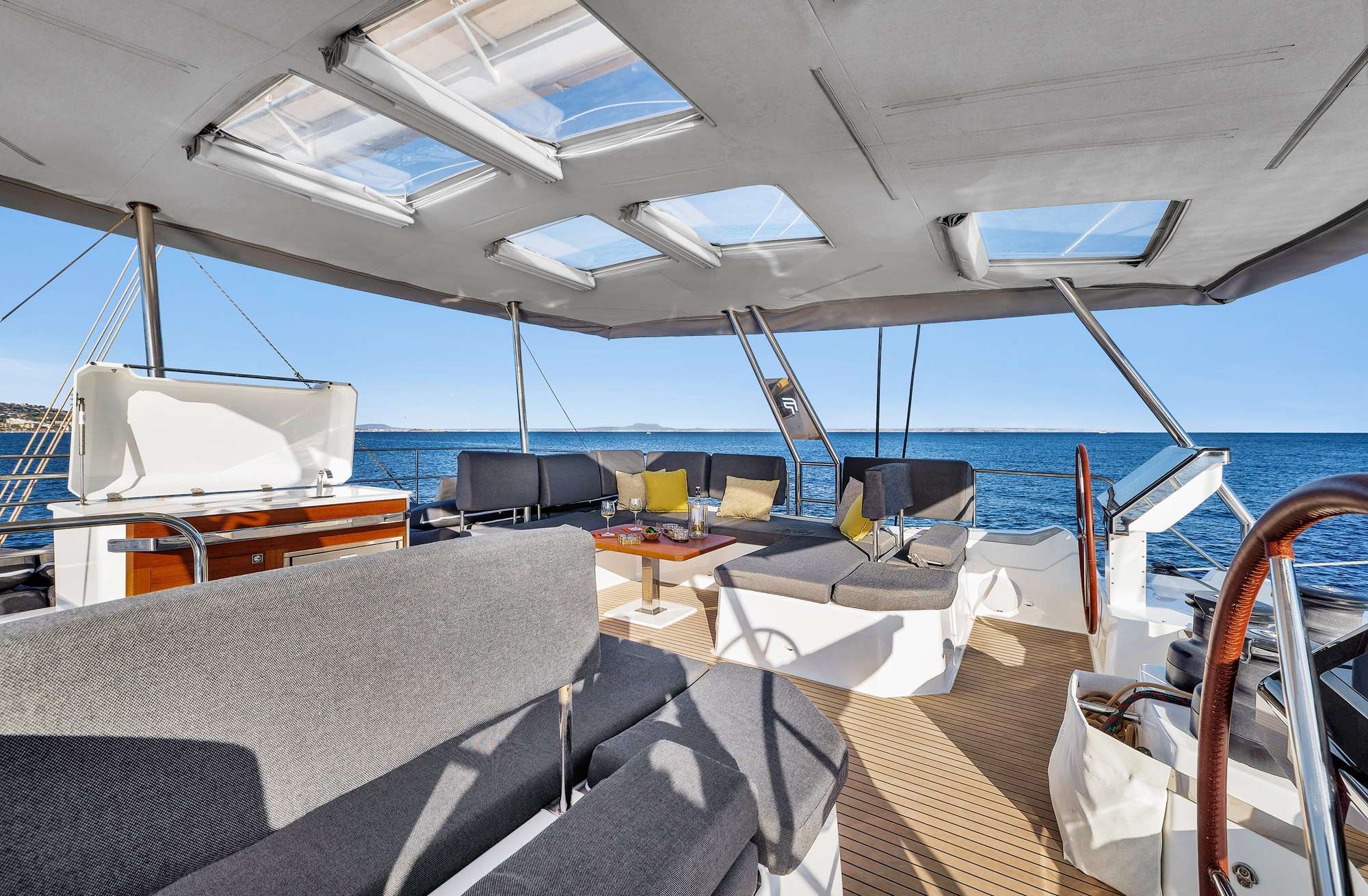 Luxury Crewed Catamaran NEOW photo 5