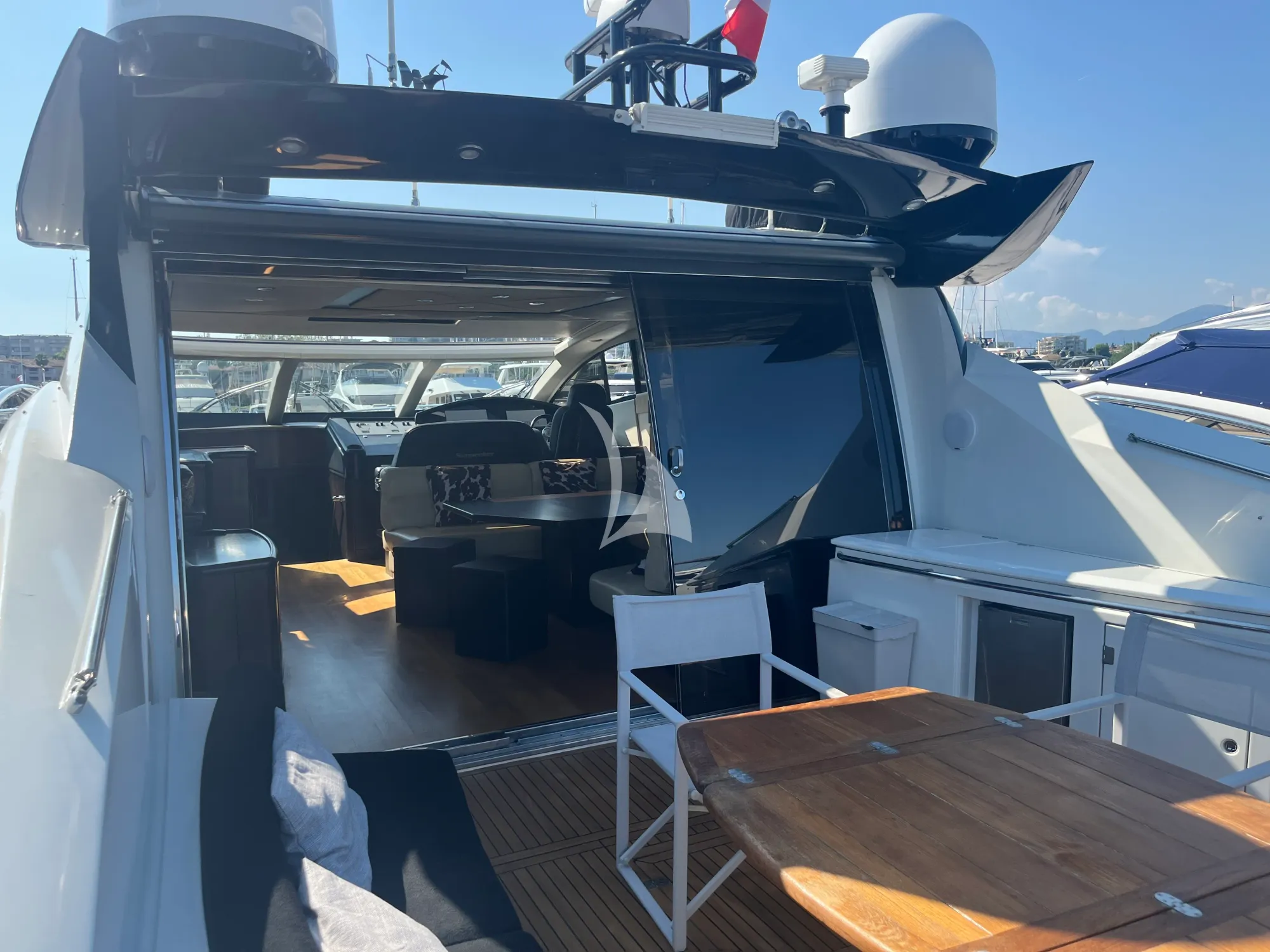 Crewed Motor Yacht NERA OCEANO photo 8