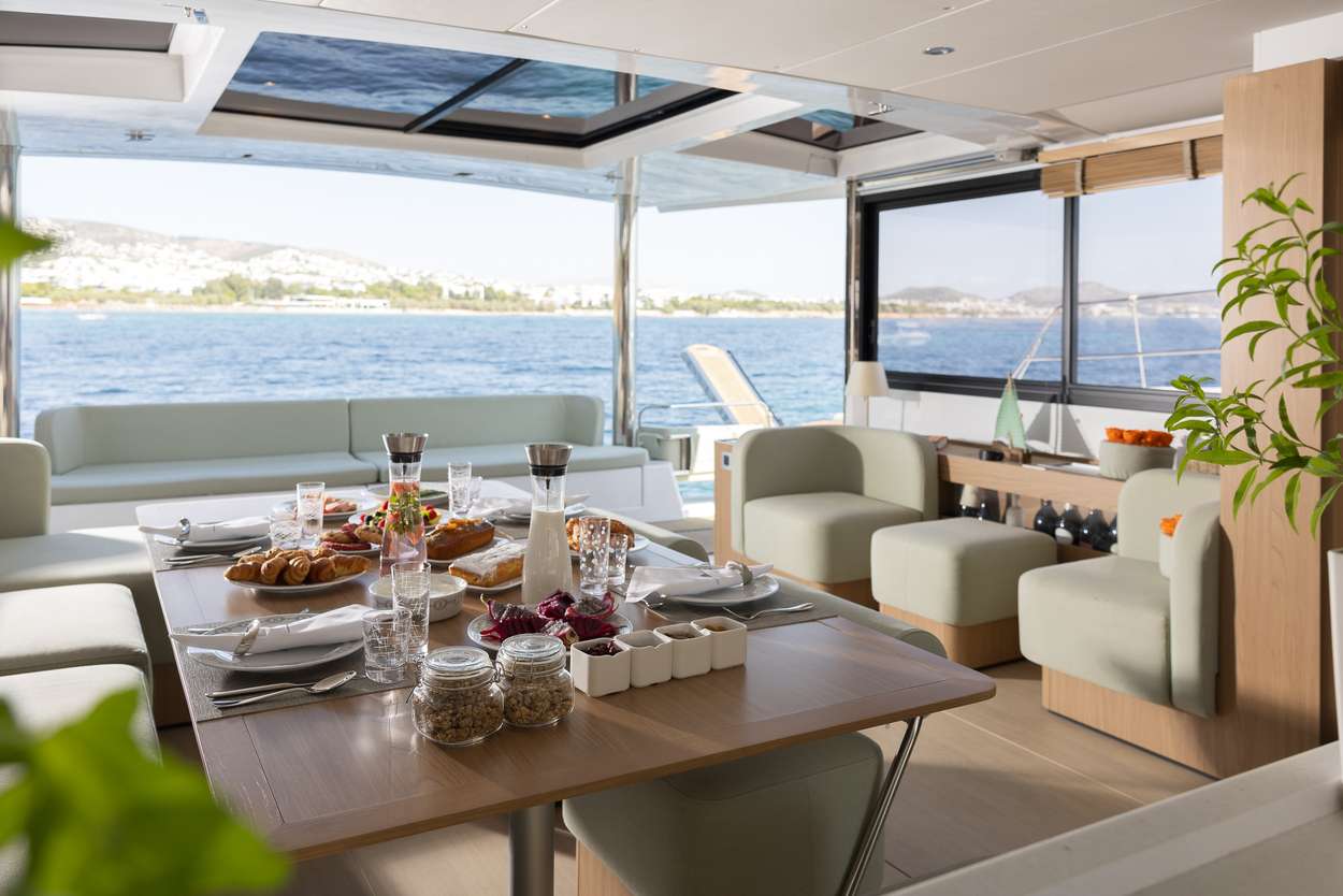 Luxury Crewed Catamaran NEW HORIZONS 4 photo 8
