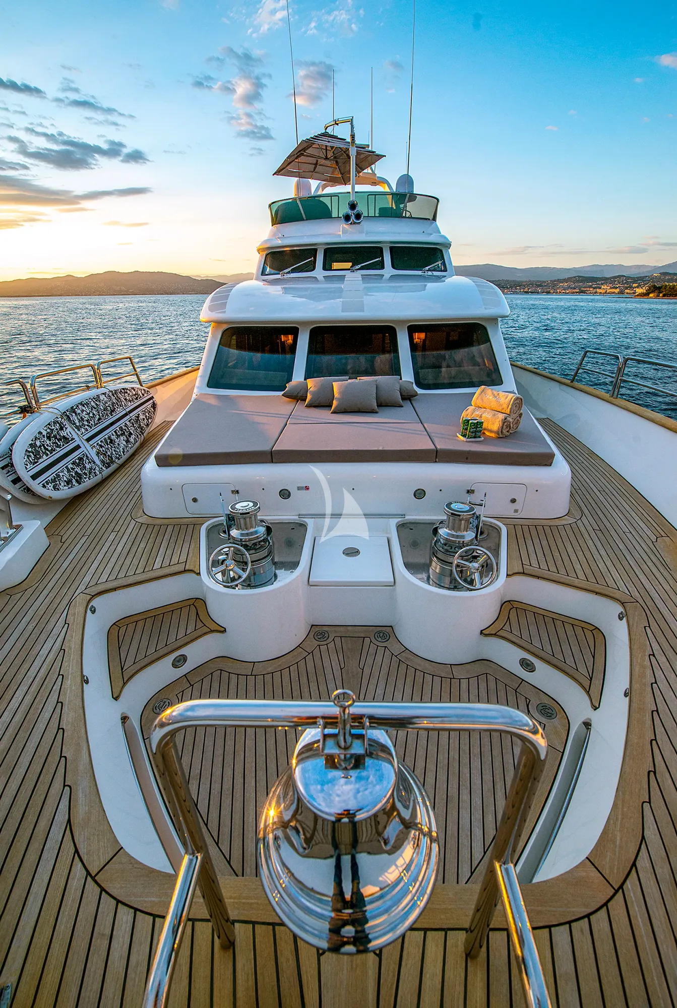 Crewed Motor Yacht NEW STAR photo 8