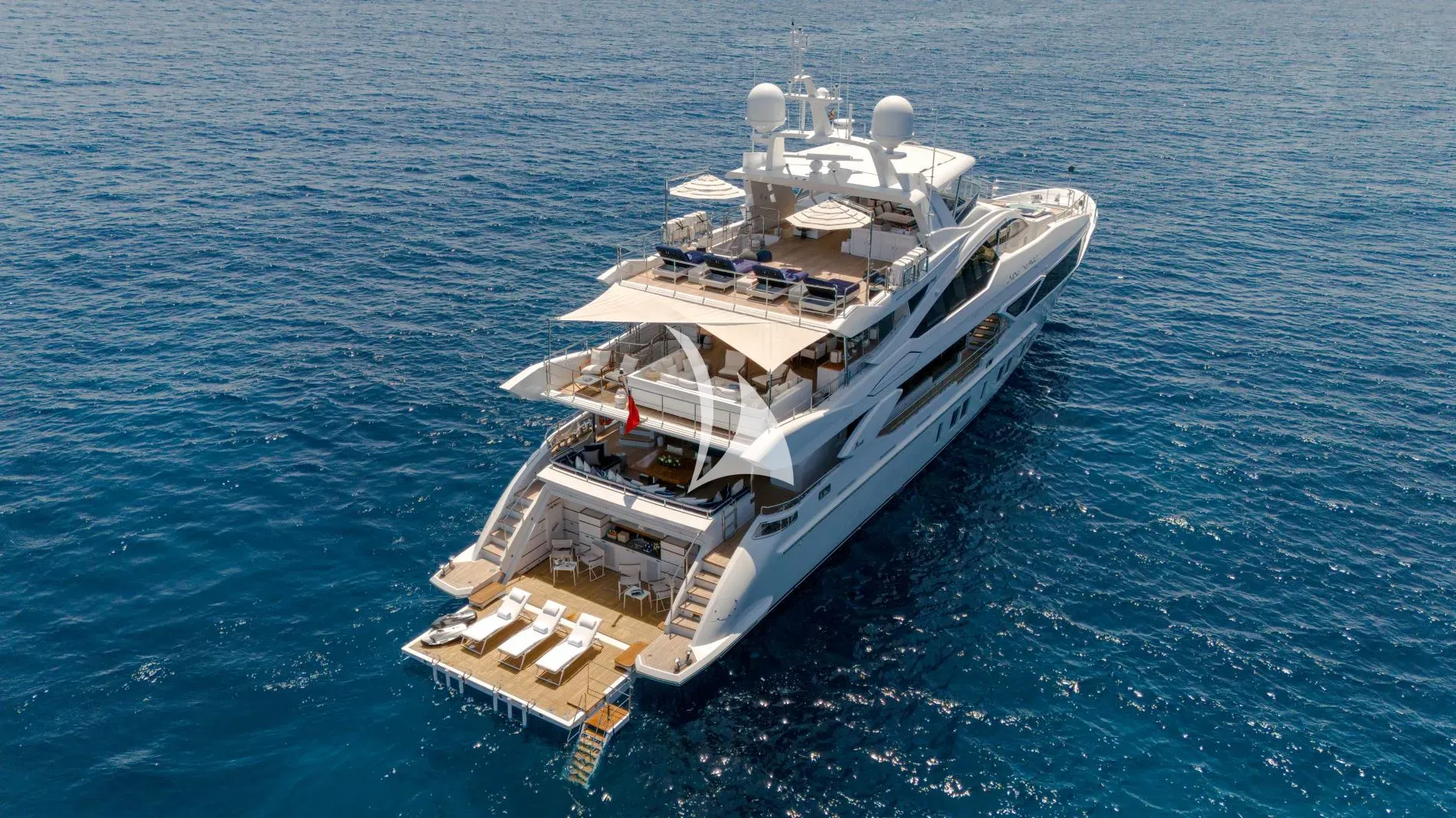 Luxury Crewed Motor Yacht NEW WAVES photo 6