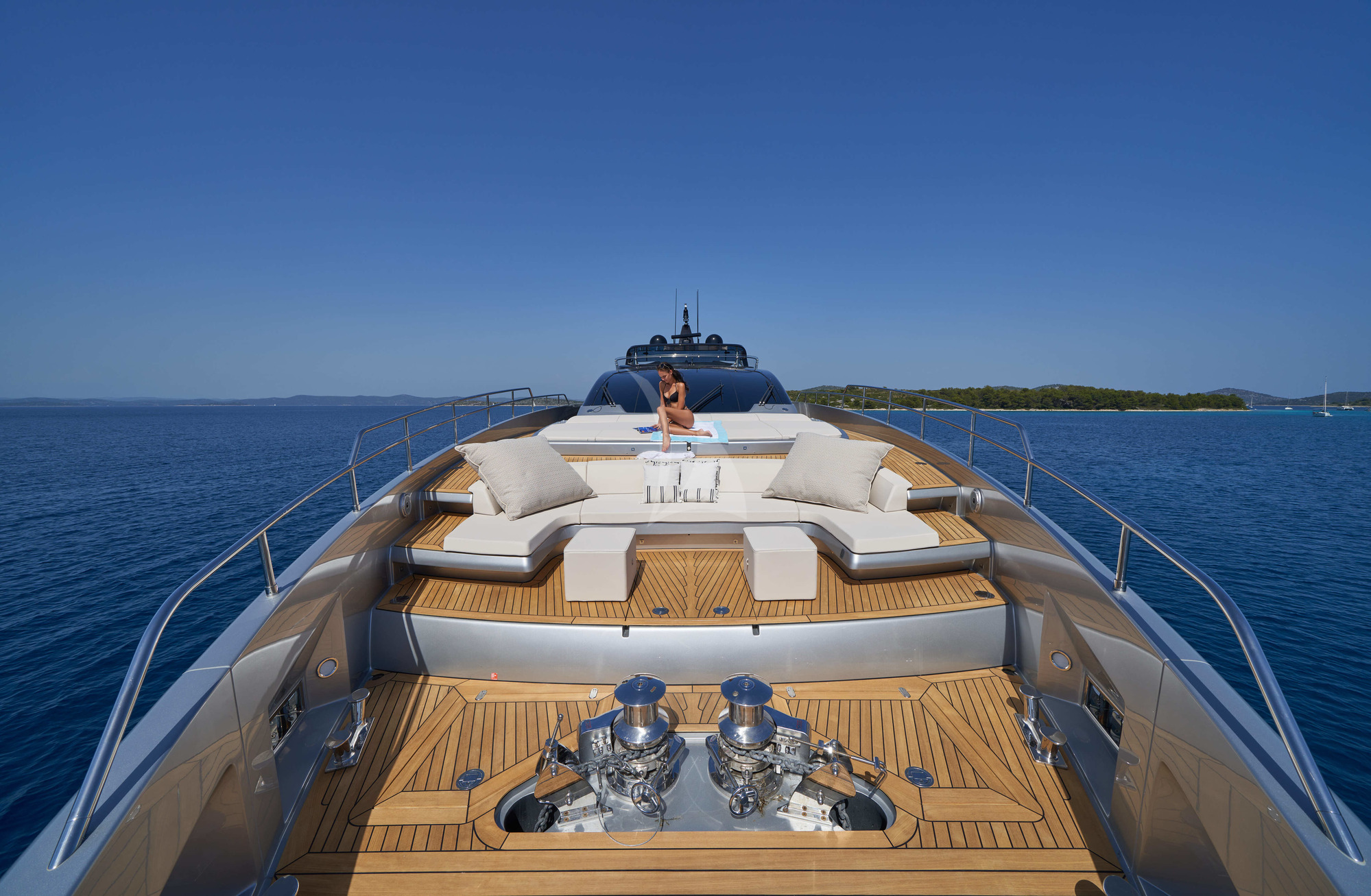 Luxury Crewed Motor Yacht NIKITA photo 7