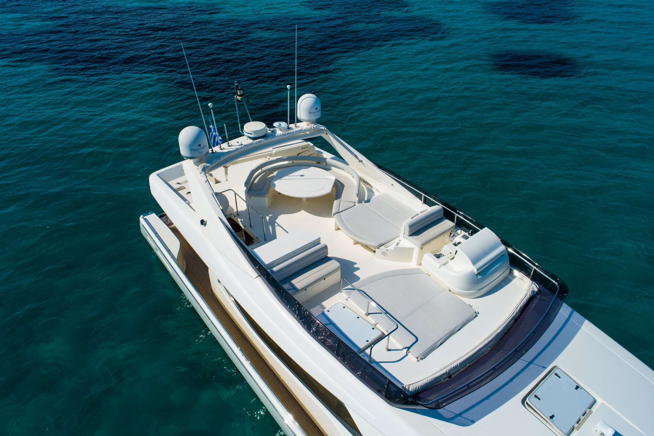 Luxury Crewed Motor Yacht NINETEEN photo 7