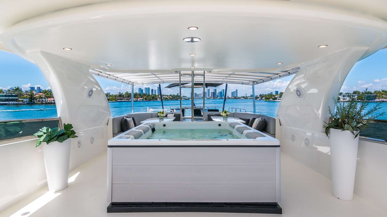 Crewed Motor Yacht NIRVANA photo 4