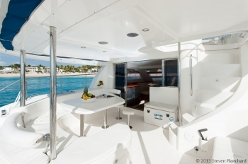 Crewed Power Catamaran NIRVANA photo 5