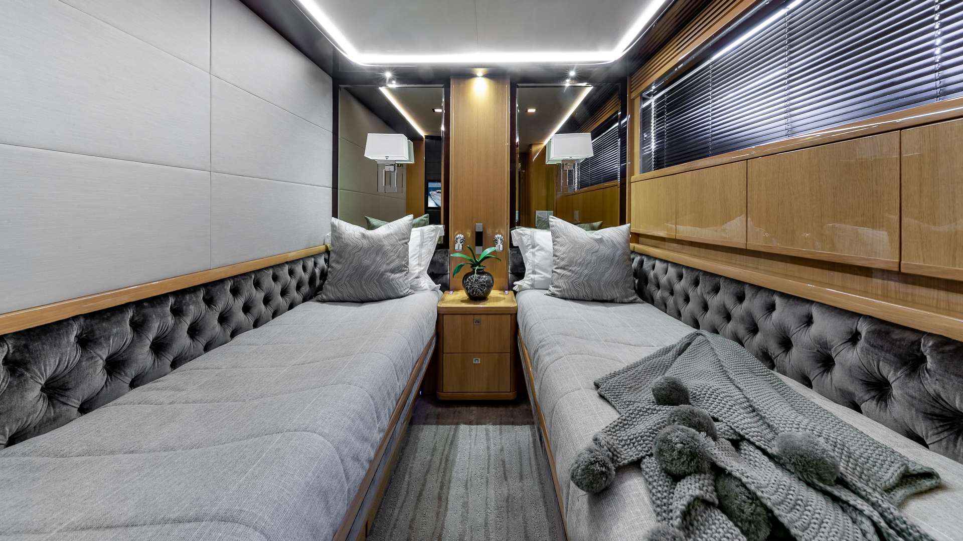 Crewed Motor Yacht NO CURFEW photo 8