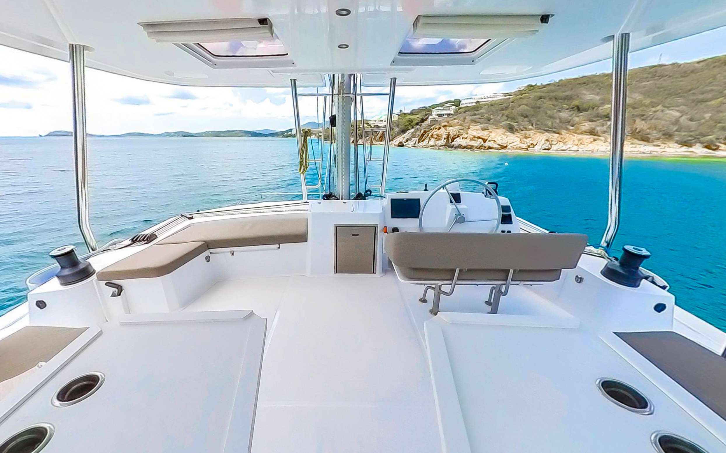 Crewed Sailing Catamaran NO INHERITANCE photo 4