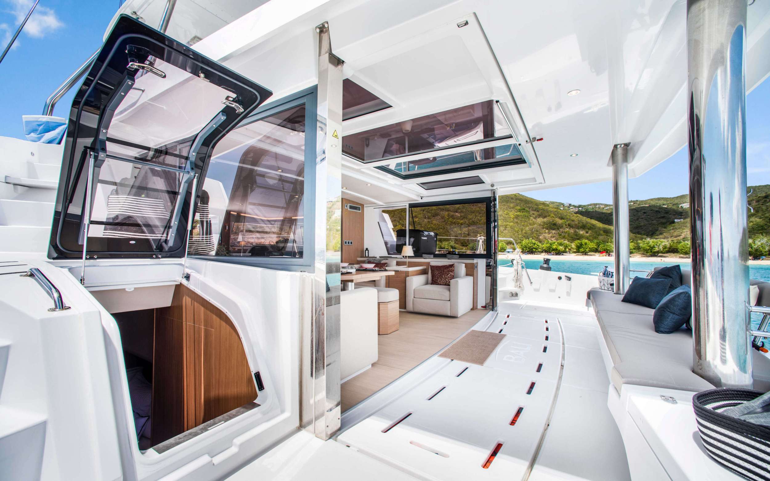 Crewed Sailing Catamaran NO INHERITANCE photo 8