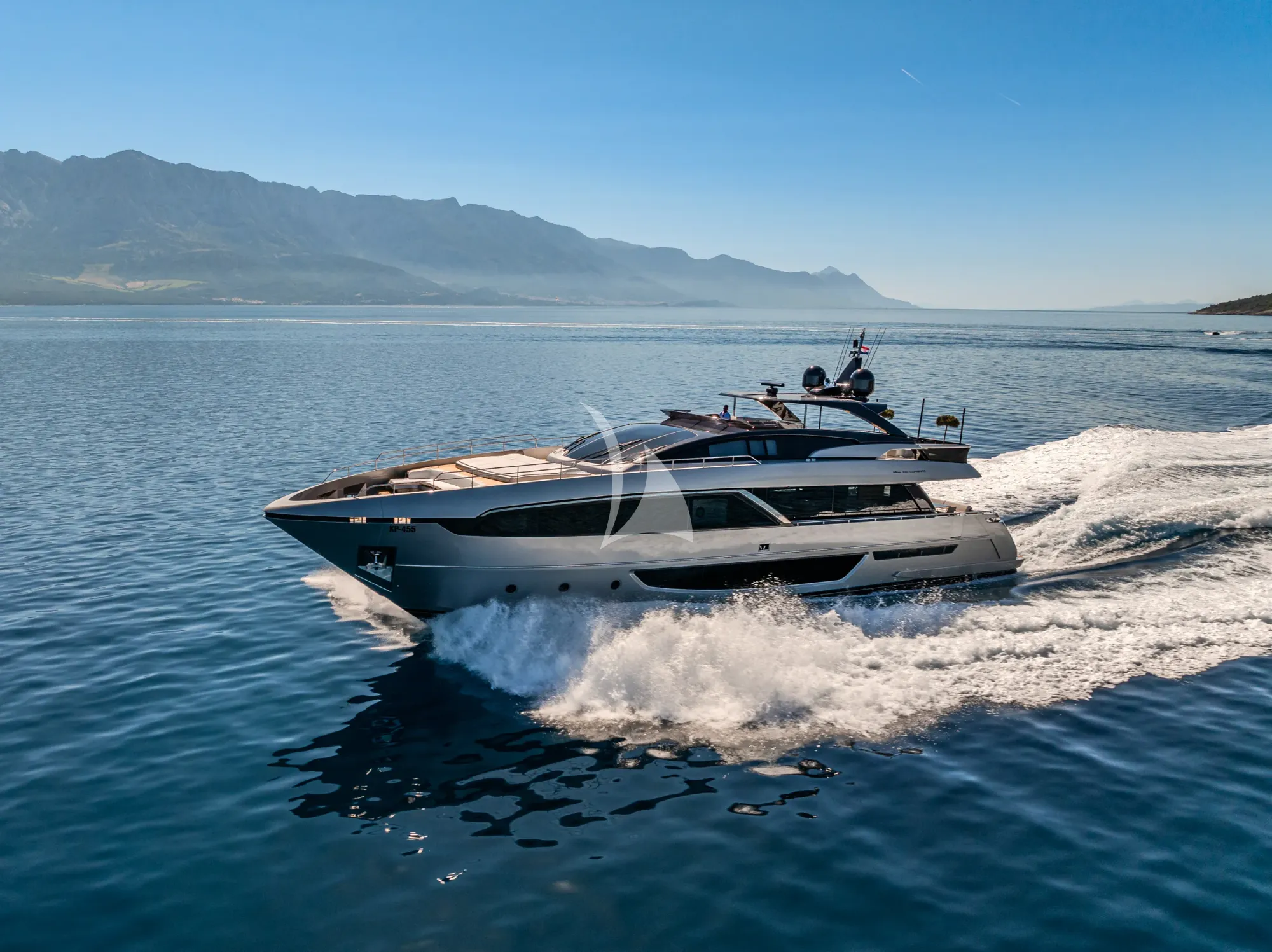 Luxury Crewed Motor Yacht NO STRESS 888 photo 3