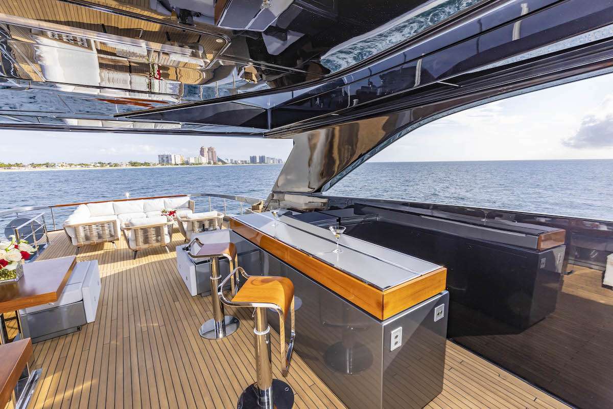 Luxury Crewed Motor Yacht NO SURRENDER photo 6