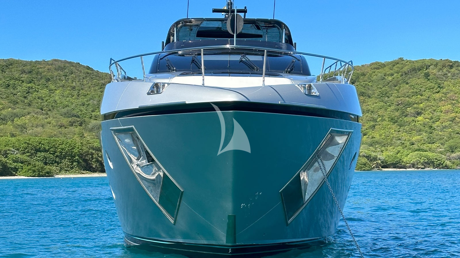 Luxury Crewed Motor Yacht NOI photo 4