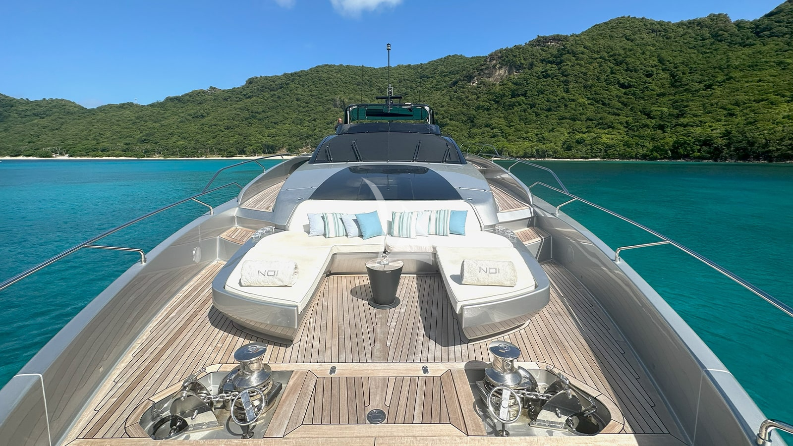 Luxury Crewed Motor Yacht NOI photo 8