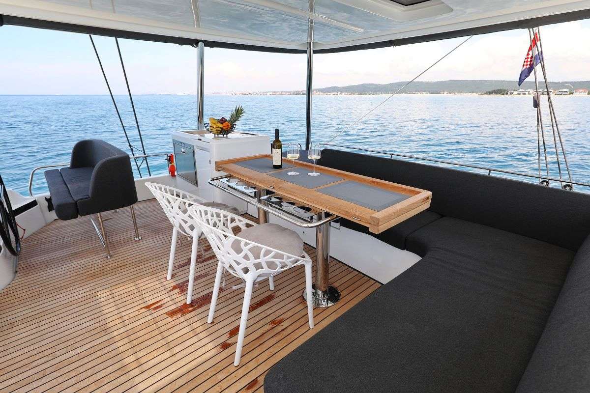 Crewed Catamaran NOMAD photo 4