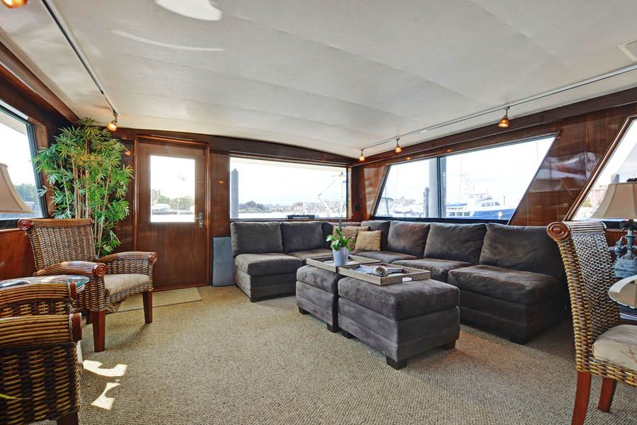 Crewed Motor Yacht NORTHERN LIGHT photo 4