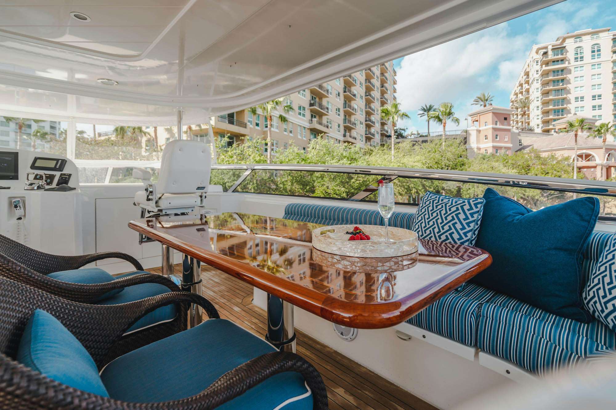 Luxury Motor Yacht NOW OR NEVER photo 5