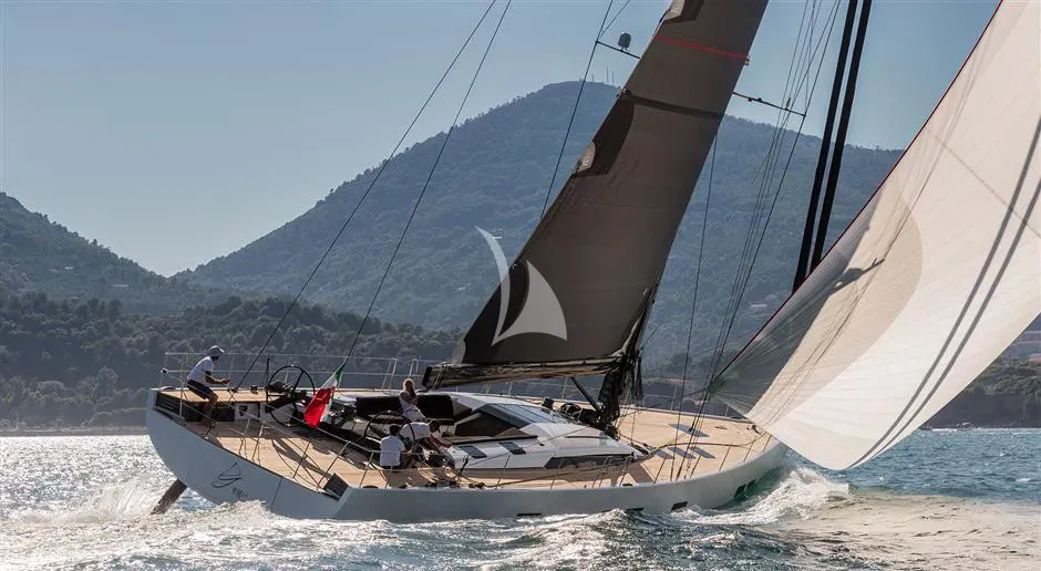 Crewed Sailing Yacht O2 photo 4