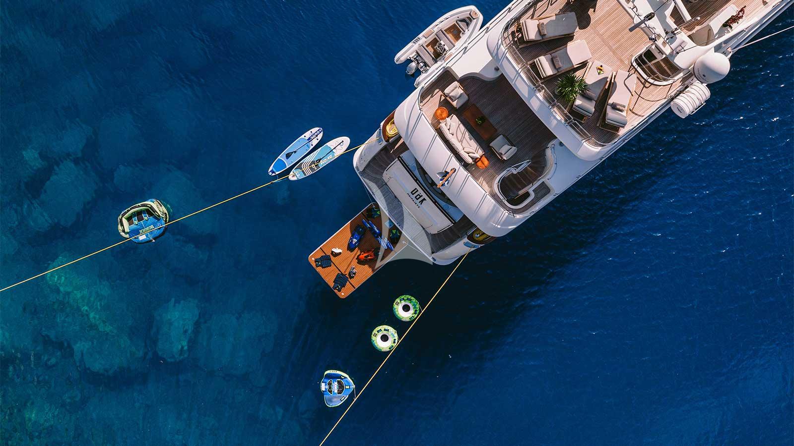 Luxury Crewed Motor Yacht OAK photo 6