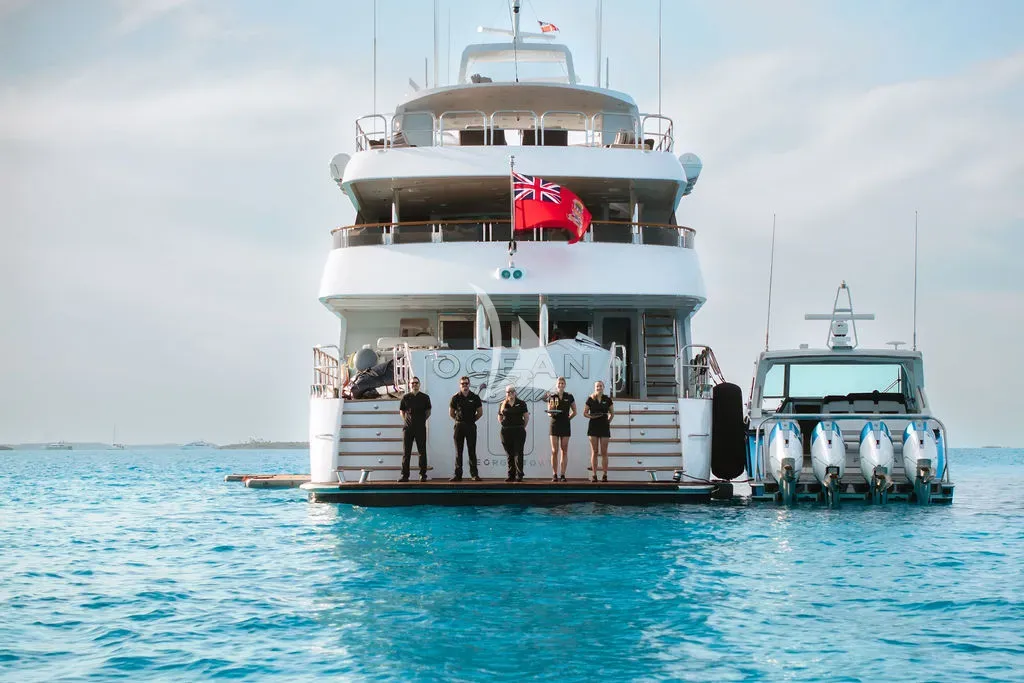Luxury Crewed Motor Yacht OCEAN CLUB photo 5