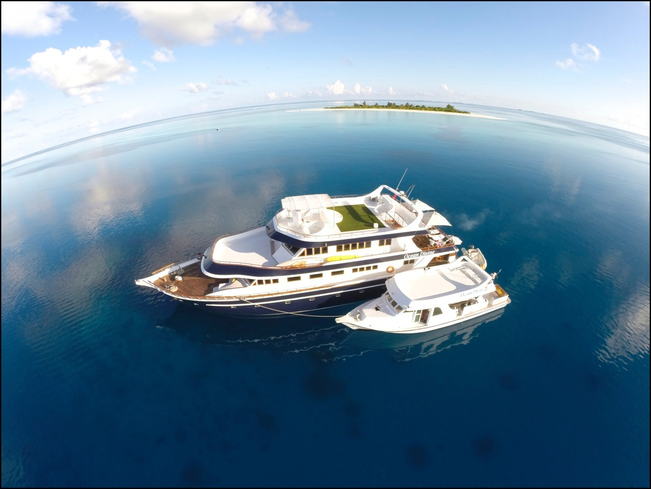 Luxury Crewed Motor Yacht OCEAN DIVINE photo 4