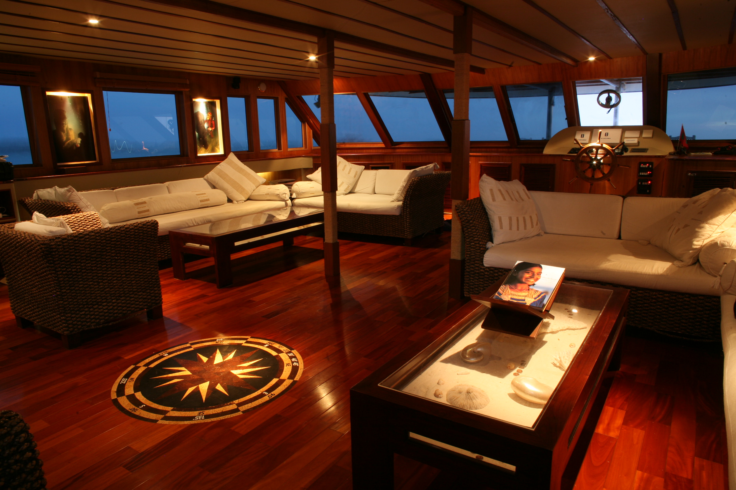 Luxury Crewed Motor Yacht OCEAN DIVINE photo 7