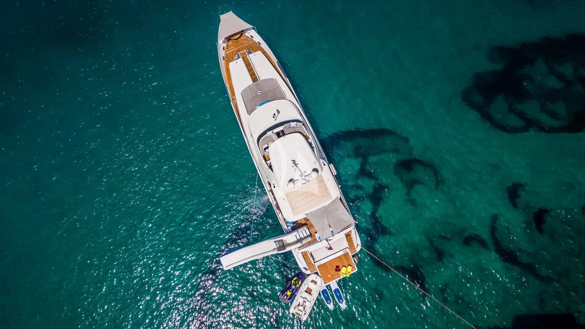 Luxury Crewed Motor Yacht OCEAN DRIVE photo 6