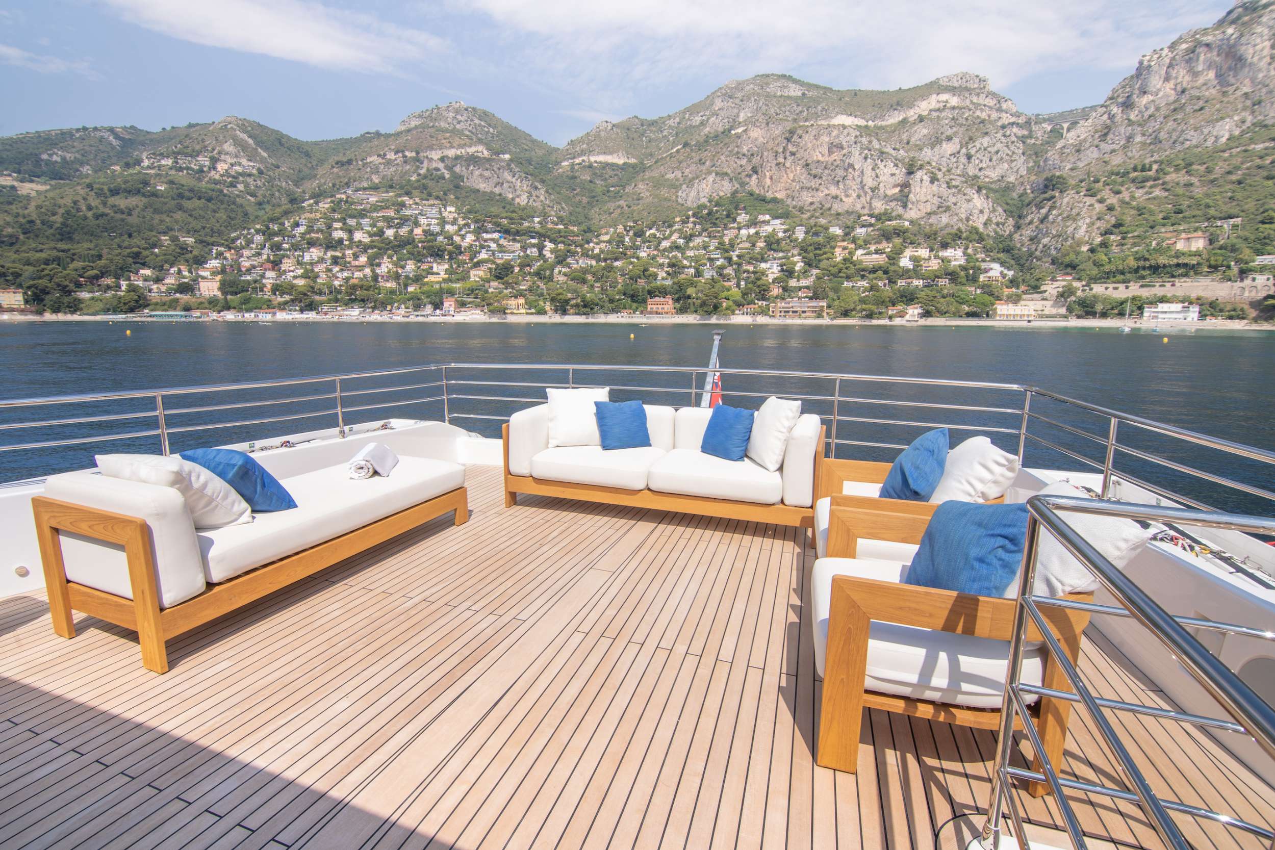 Luxury Crewed Motor Yacht OCEAN VIEW photo 4