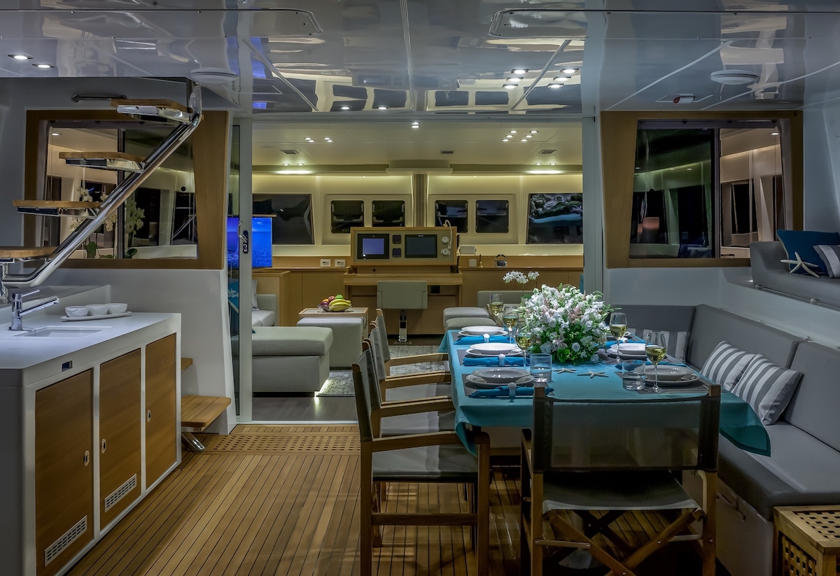 Luxury Crewed Catamaran OCEAN VIEW photo 8