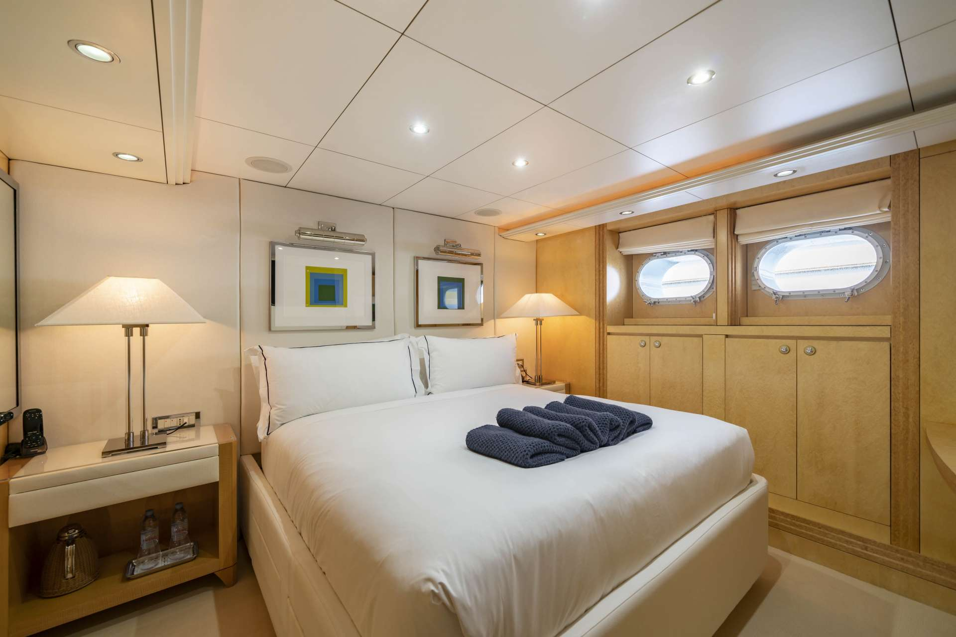 Luxury Crewed Motor Yacht OCEANA photo 8