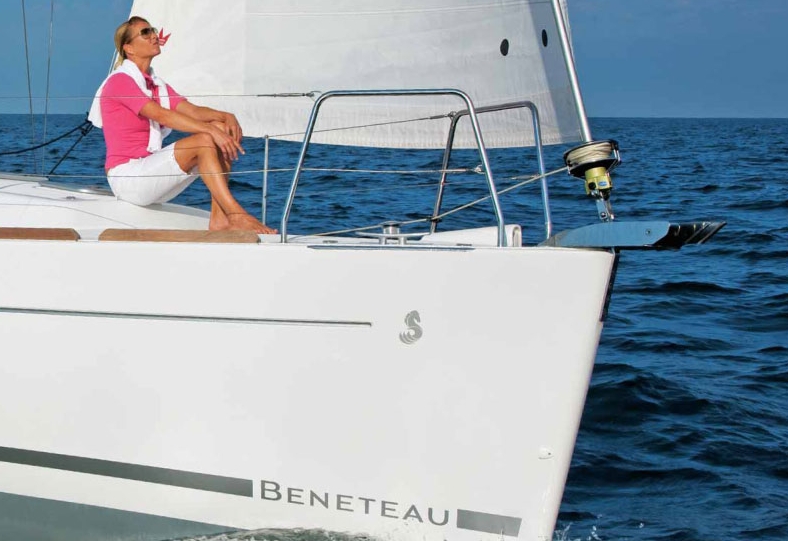 Bareboat Sailing Yacht Oceanis 34 photo 3