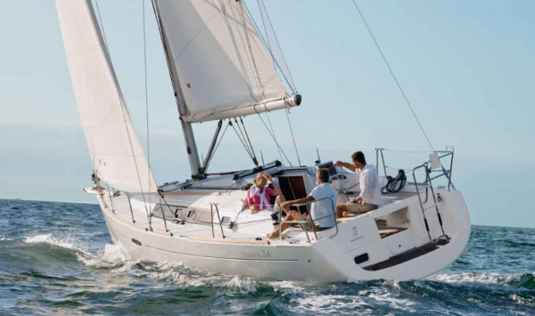 Bareboat Sailing Yacht Oceanis 34 photo 6