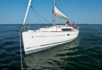 Bareboat Sailing Yacht Oceanis 34 photo 3