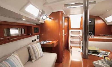 Bareboat Sailing Yacht Oceanis 34 photo 6