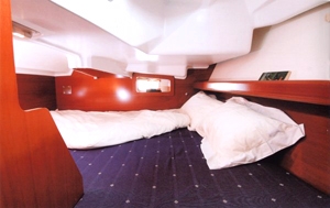 Bareboat Sailing Yacht Oceanis 343 photo 4