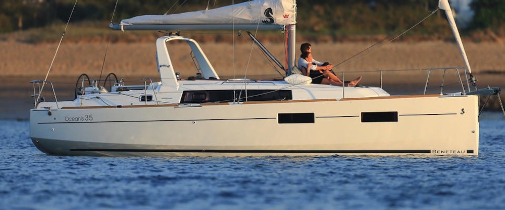 Bareboat Sailing Yacht Oceanis 35 photo 3