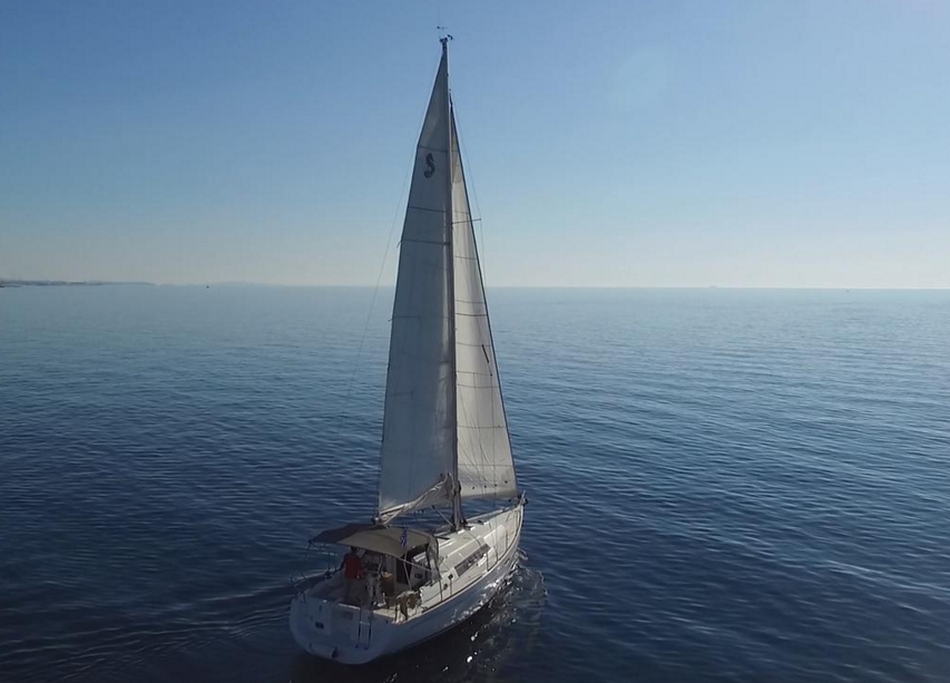 Bareboat Sailing Yacht Beneteau Oceanis 37