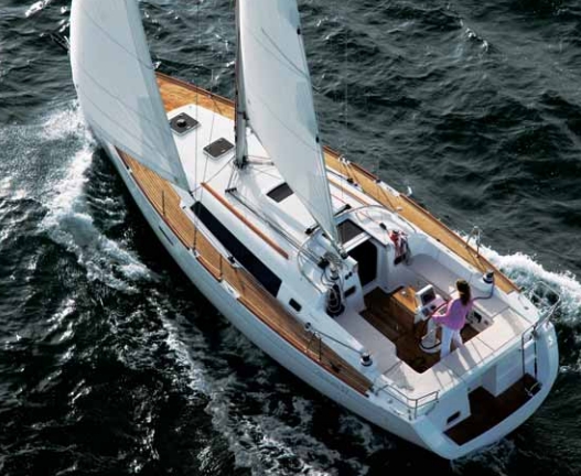 Bareboat Sailing Yacht Beneteau Oceanis 37 photo 3