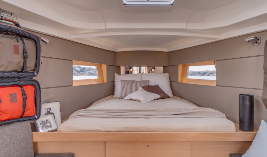 Bareboat Sailing Yacht Oceanis 38 photo 3