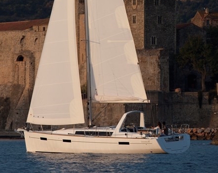 Bareboat Sailing Yacht Oceanis 41 photo 4