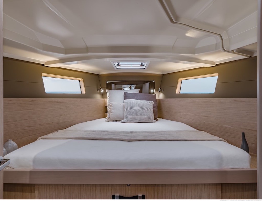 Bareboat Sailing Yacht Oceanis 41.1 photo 7