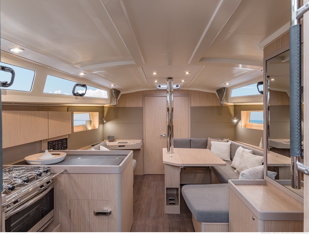 Bareboat Sailing Yacht Oceanis 41.1 photo 4