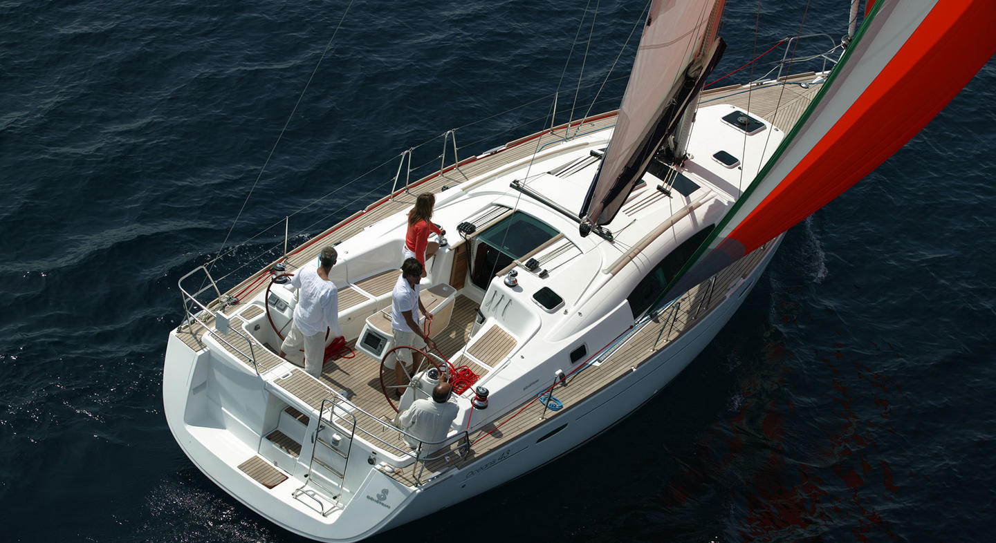 Bareboat Sailing Yacht Beneteau Oceanis 43