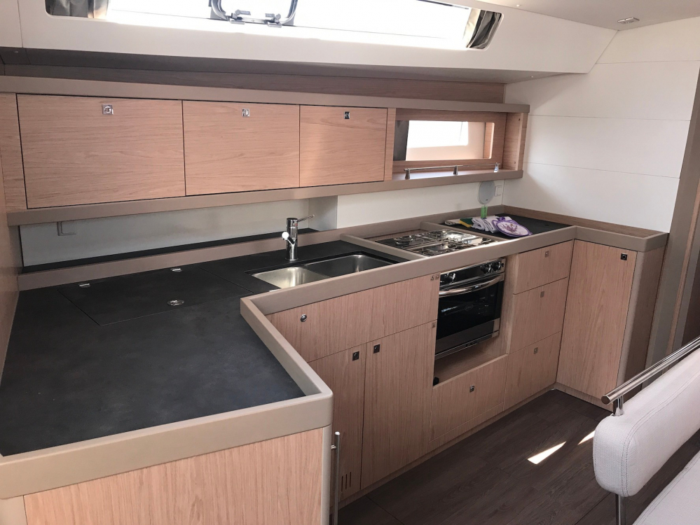 Bareboat Sailboat ALGEIBA photo 5