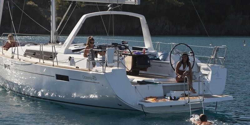 Bareboat Sailing Yacht Oceanis 45 photo 3