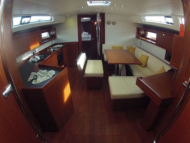 Bareboat Sailing Yacht Beneteau Oceanis 45 photo 4