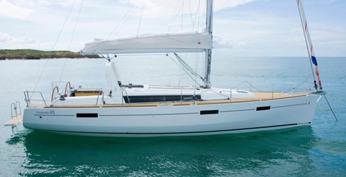 Bareboat Sailing Yacht Beneteau Oceanis 45