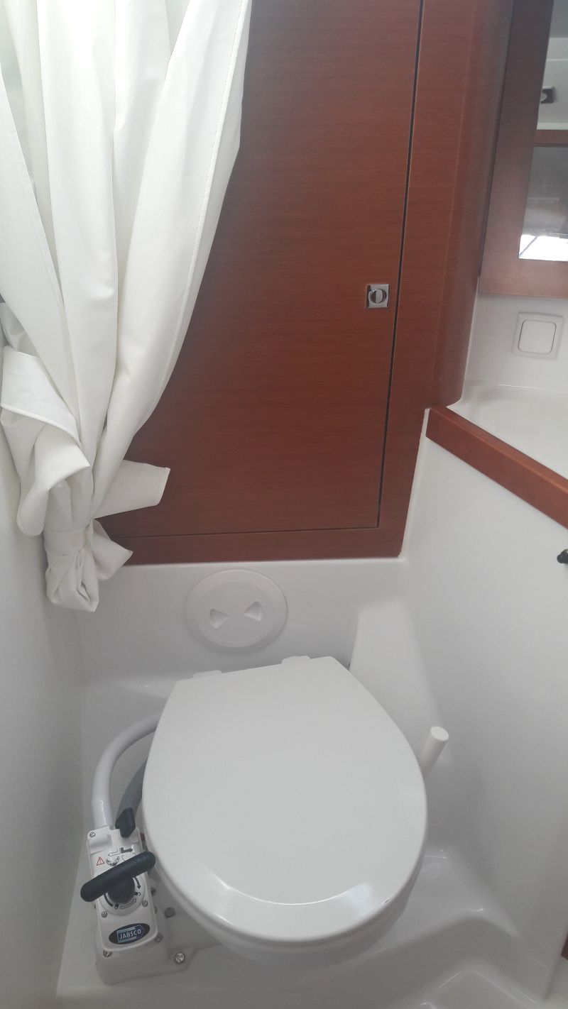 Bareboat Sailing Yacht Alboran Gin Fizz photo 6