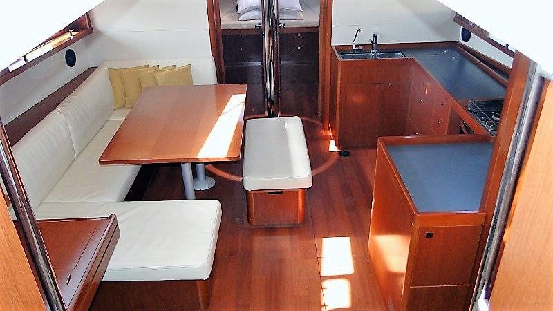 Bareboat Sailing Yacht Oceanis 48 photo 4